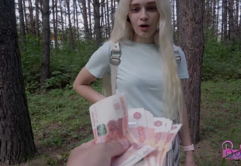 Dùng tiền gạ phang em ghệ hám tiền ngay trong rừng vắng vẻ