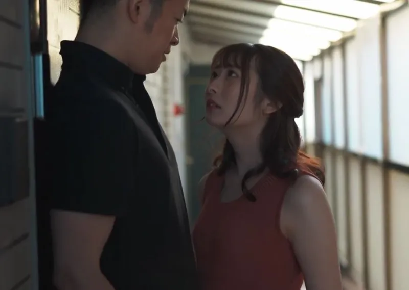 Bà xã mang thai, tôi bị nóng bỏng bởi vợ yêu nhà bên thường ở nhà một mình